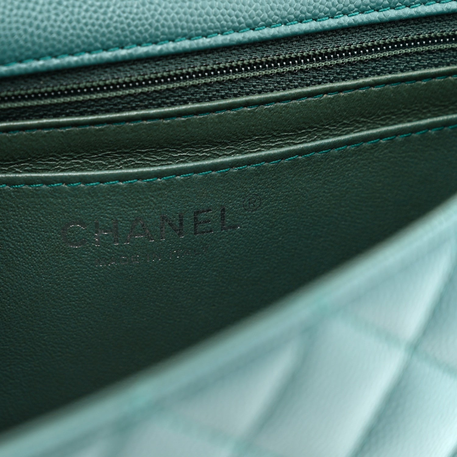 Chanel Kaviar gesteppte Mini Rechteckige Klappe dunkelgrün · Foto 6