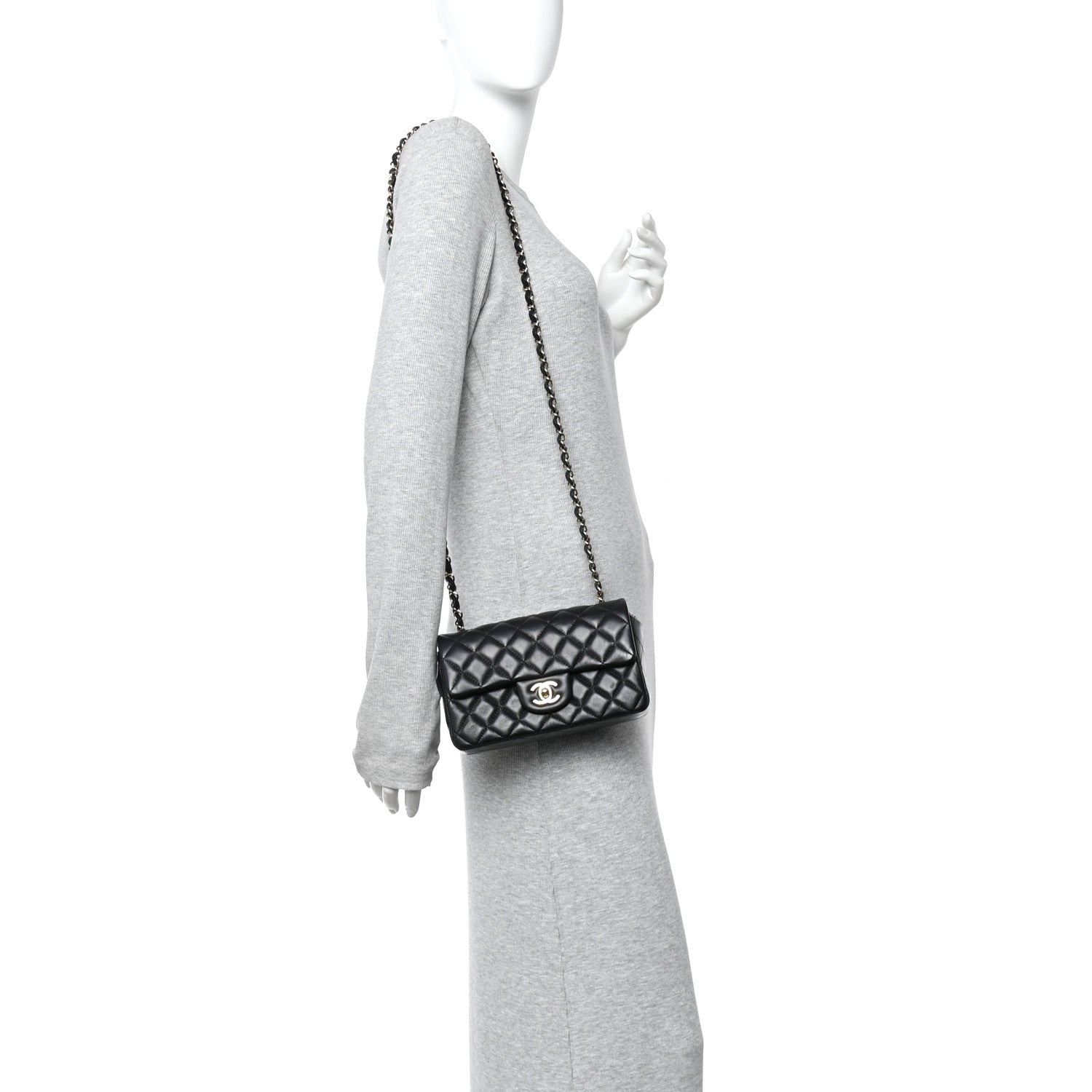 Chanel Mini Patta rettangolare trapuntata in pelle d'agnello nera · Foto 2